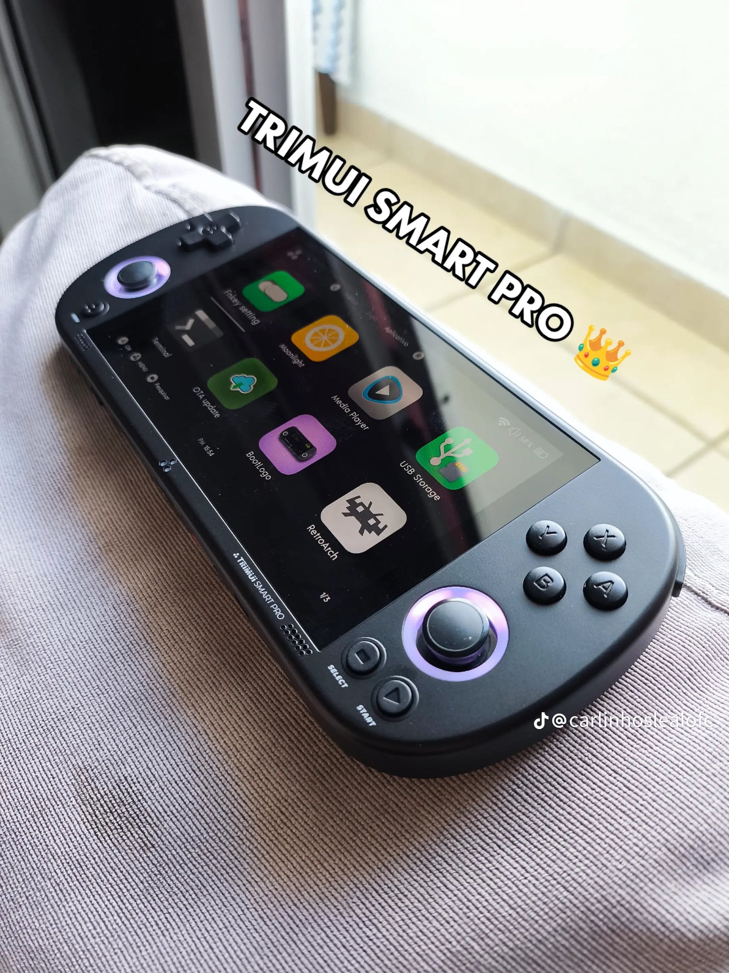 TRIMUI SMART PRO Console de Jeu Portable Avec Carte SD 64 Go, Plus de 12 000 Jeux, Processeur Linux A133P, Écran 12,7 cm, Console Vidéo Rétro, Cadeau Pour Garçons et Filles - Avec Étui