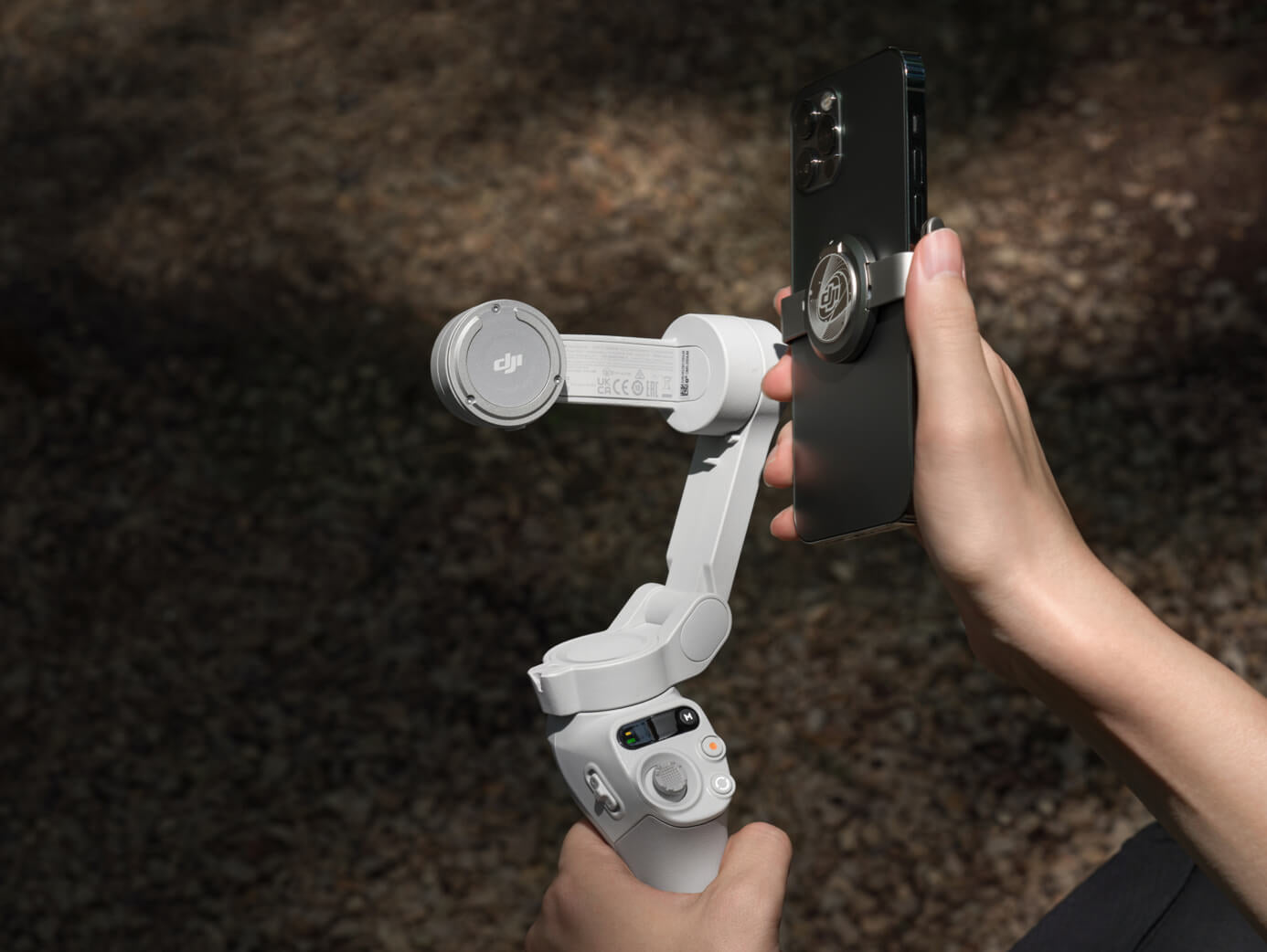 DJI Osmo Mobile SE – Stabilisateur à 3 axes avec trépied – Stabilisateur Gimbal pour smartphone Gris